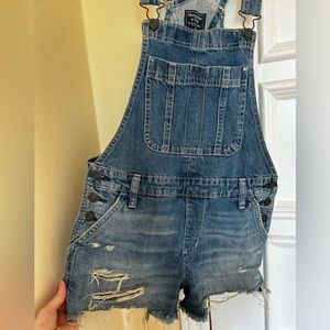 Abercrombie & Fitch short overall
